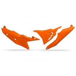 UFO KTM SIDE PANELS W/VENTED AIRBOX COVER L.SIDE SX125/250/300 23-25 SX150 25-26  SX-F250/300450 23-26 EXC/EXC-F250/300/350/450/500 24-26 ORG